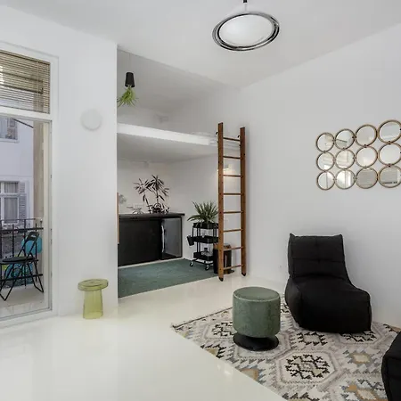 Cozy Flat In The Center